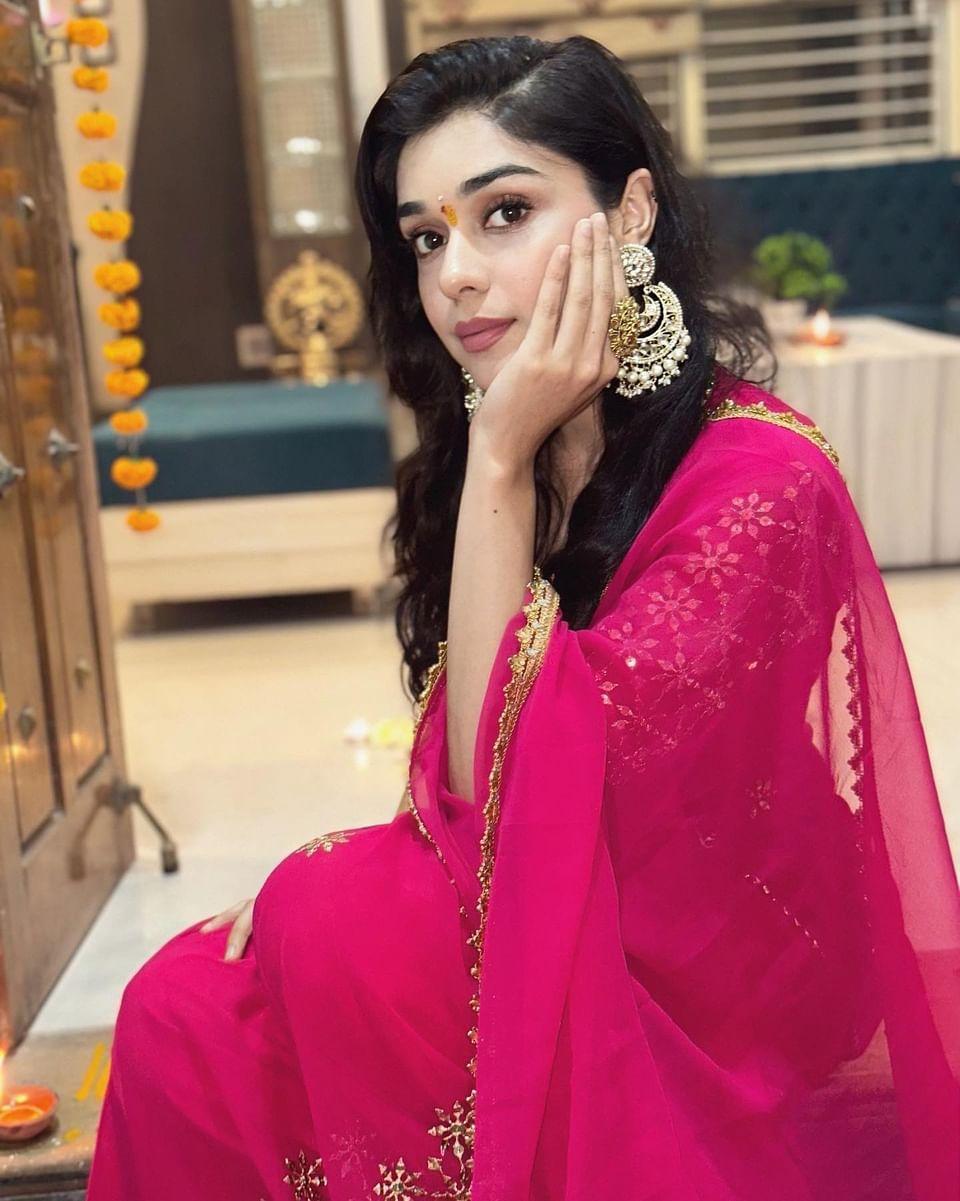 ROSY EMBROIDERED SHARARA SET - Sarnya