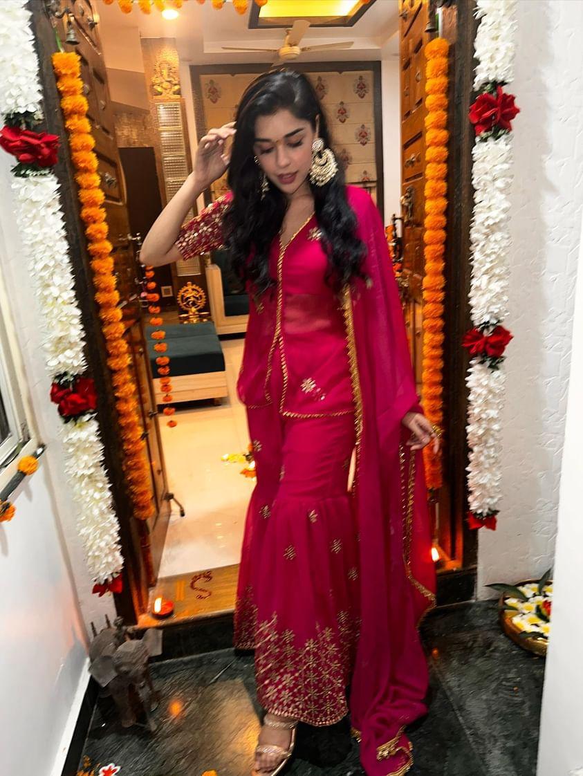 ROSY EMBROIDERED SHARARA SET - Sarnya