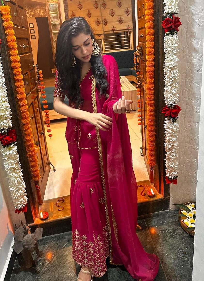 ROSY EMBROIDERED SHARARA SET - Sarnya