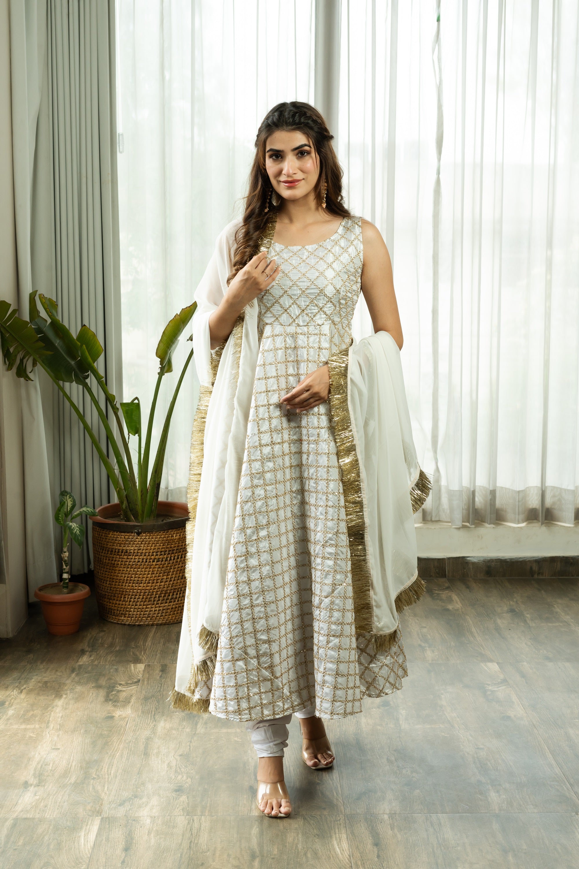 KUMUD WHITE SILKY SUIT SET WITH DUPATTA - Sarnya