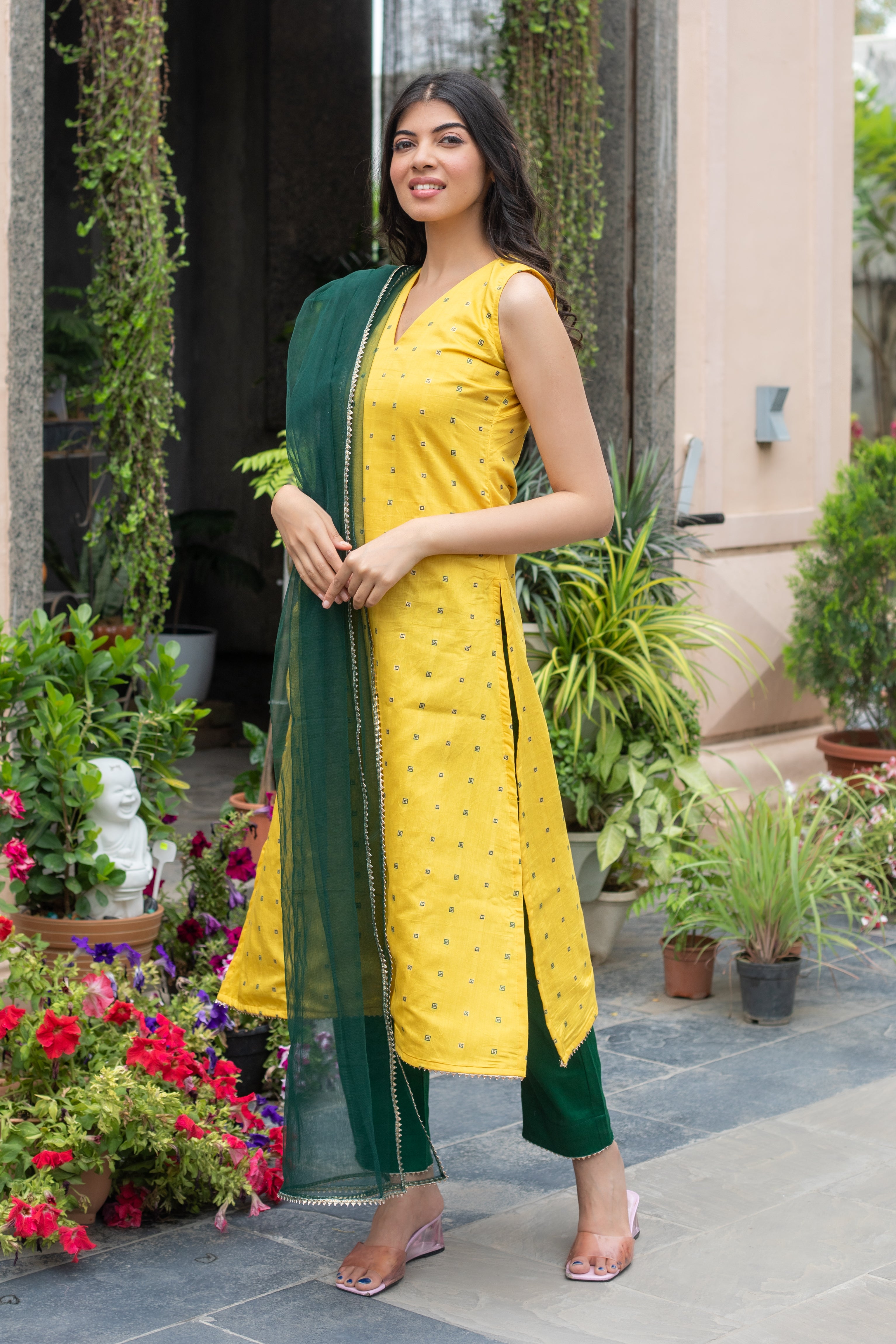 PRICKLY FLOWER SUIT SET - Sarnya