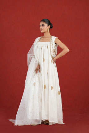Aarini white Chanderi kurta set with embroidered cropped jacket - front view