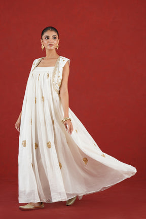 Aarini white festive jacket kurta set with churidar and organza dupatta