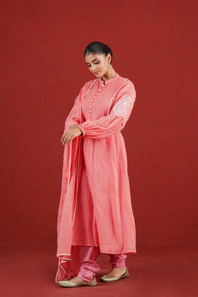 Peach Kota Doriya kurta set with embroidered statement sleeves - angled view