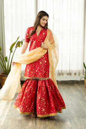 PREKSHA PINK BANARSI SHARARA SET WITH GOLDEN DUPATTA - Sarnya