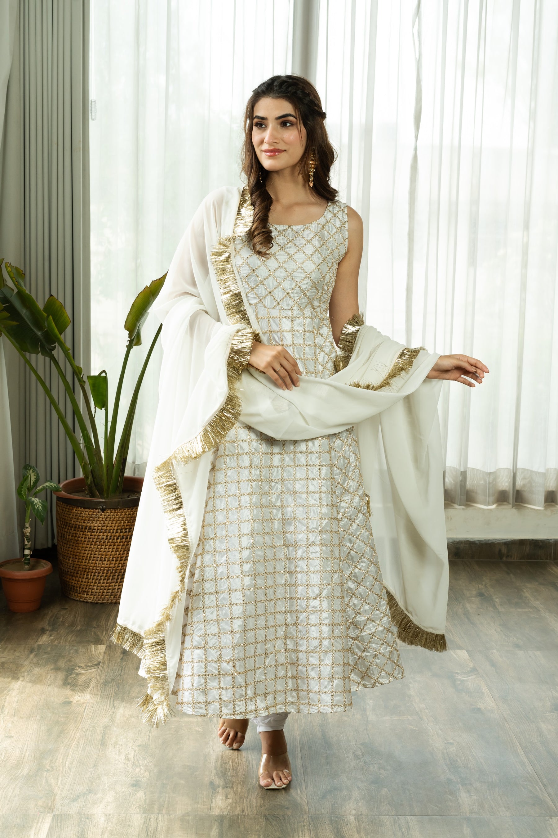 KUMUD WHITE SILKY SUIT SET WITH DUPATTA - Sarnya