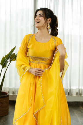 GULZAR EMBROIDERED SILK SUIT SET WITH DUPATTA - Sarnya