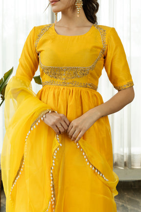 GULZAR EMBROIDERED SILK SUIT SET WITH DUPATTA - Sarnya