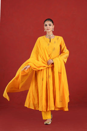 Aarika yellow Chanderi kurta set full front look