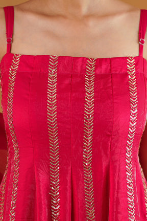 Naaz red kalidar kurta gold vertical embroidery close-up