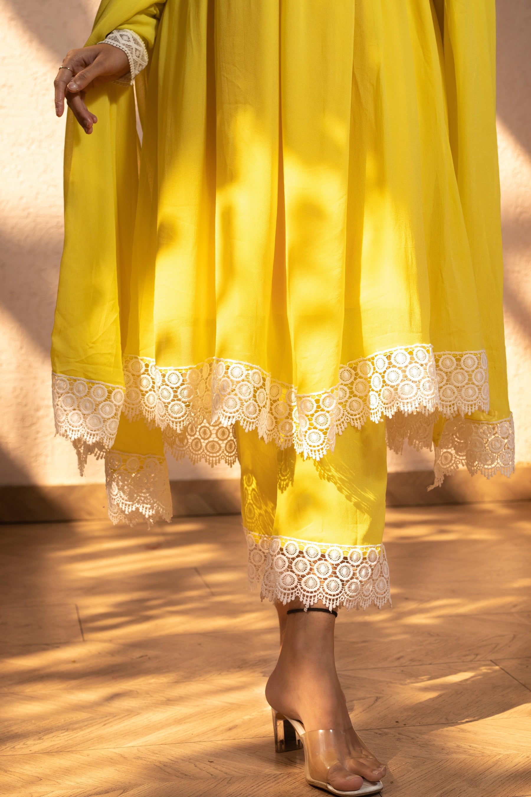 YELLOW LILY SET - Sarnya