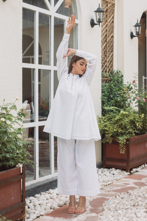 SNOW WHITE FLARED SET - Sarnya